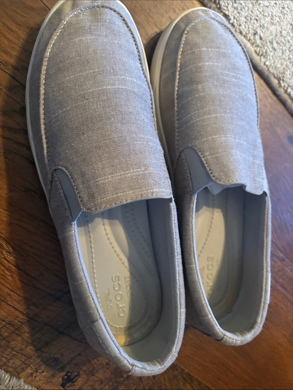 Crocs Size 10 women Beige like New Insole lifts out very cushioned oxford style